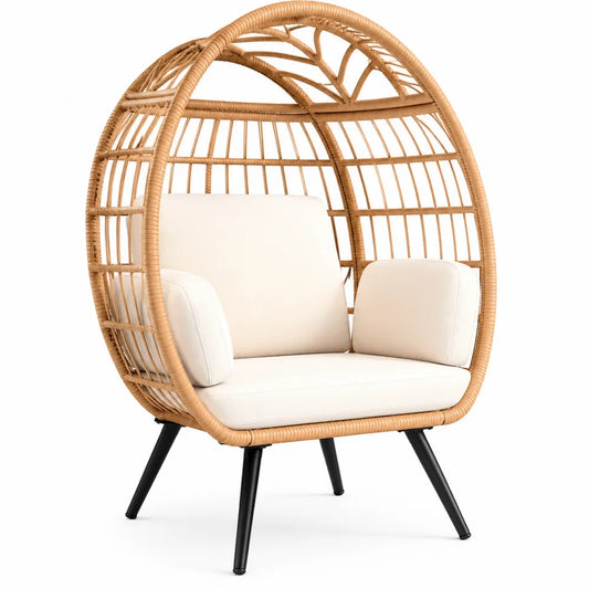 Poltrona in rattan sintetico con cuscini crema